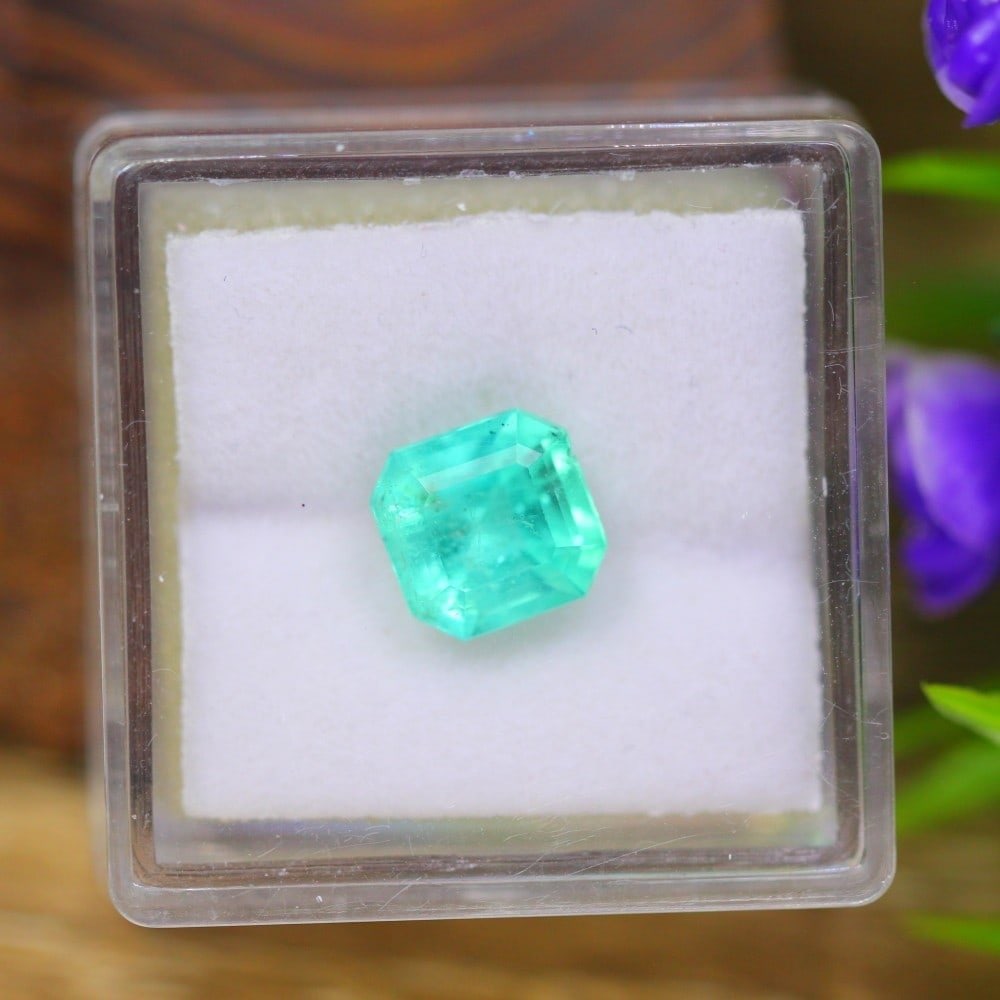 1.79carat Natural Colombian Emerald Loose Gemstone (1 of 3)