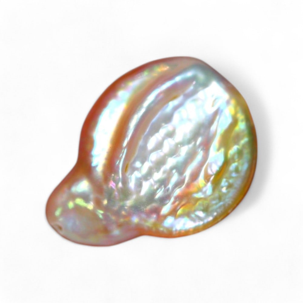 9.63 Carat Natural Cultured Keshi Pearl: Auction lot of Keshi Pearl Gem Type: Natural Keshi Pearl Carat Weight: 9.63Ct Dimension: 21.2 x 16.3 x 4.7 mm Origin: Asian Birthstone for June and is often used in rings, pendants, and earrings.