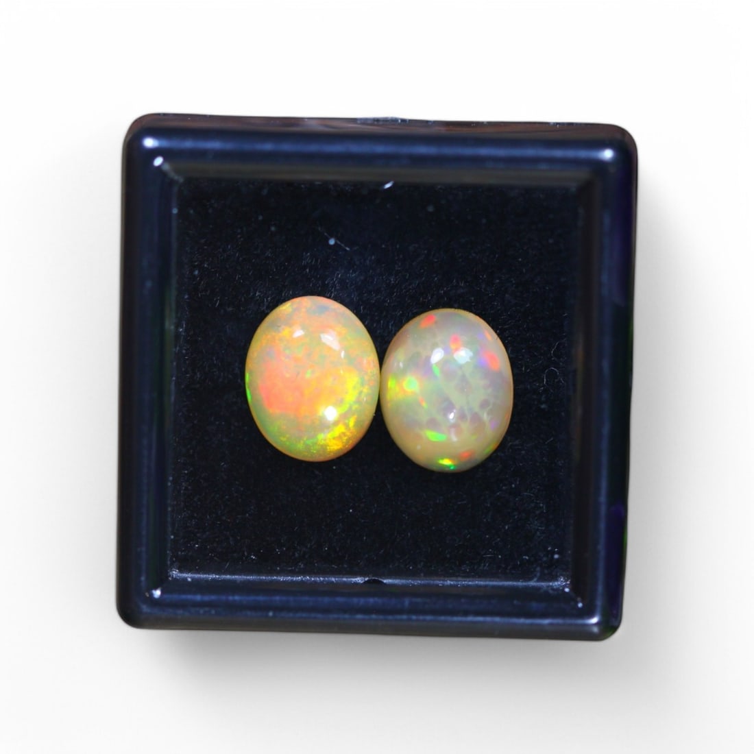 3.05 Carat Natural Ethiopian Welo Opal Solid Cabochon: Auction lot of Ethiopian Welo Opal Gem Type: Natural Welo Opal (Without Box) Carat Weight: 3.05Ct Dimension: 9.8 x 8.0 x 4.4 mm Origin: Ethiopian Treatment: Unheated/Untreated Type: Cabochon, Polished