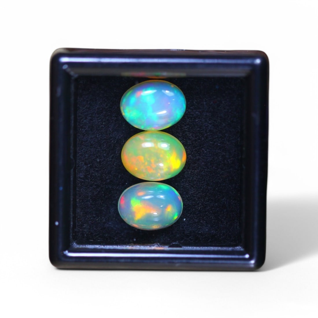 3.50 Carat Natural Ethiopian Welo Opal Solid Cabochon: Auction lot of Ethiopian Welo Opal Gem Type: Natural Welo Opal (Without Box) Carat Weight: 3.50Ct Dimension: 9.0 x 6.7 x 3.7 mm Origin: Ethiopian Treatment: Unheated/Untreated Type: Cabochon, Polished