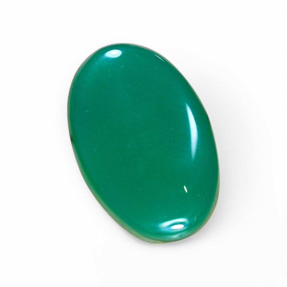 16.67 Carat Natural Brazilian Green Onyx Cabochon: Auction lot of Brazilian Green Onyx Gem Type: Natural Green Onyx Carat Weight: 16.67Ct Dimension: 21.7 x 14.6 x 6.1 mm Origin: Brazilian Treatment: Unheated Type: Cabochon, Polished SKU:T41 Birthstone
