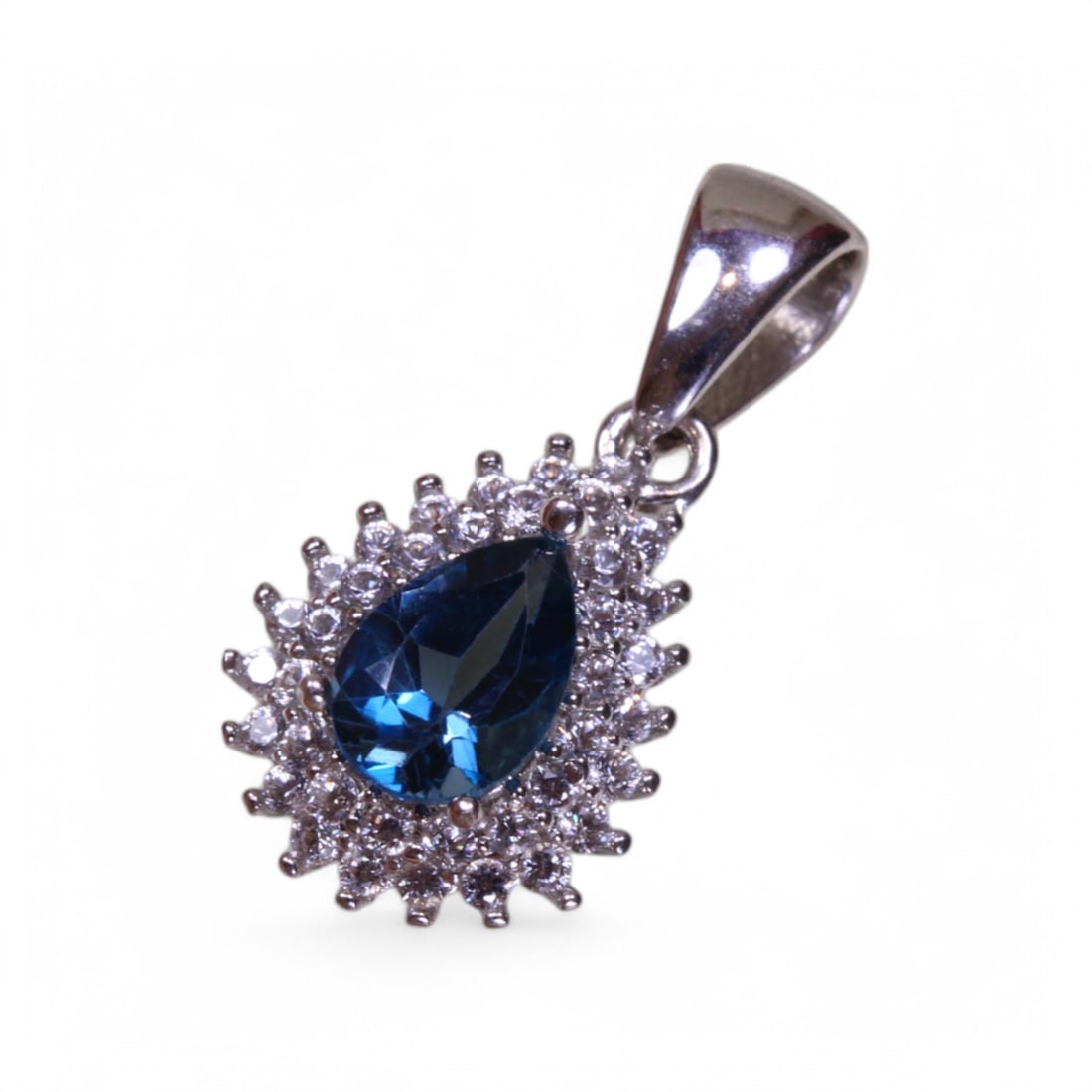 7.10 ct Natural London Blue Topaz Sterling 925 Silver Pendant: Auction lot of Natural London Blue Topaz Sterling 925 Silver Pendant Gem Type: Natural London Blue Topaz Jewelry Weight: 7.10 Ct Jewelry Size: 18.8 x 9.9 x 5.5 mm Birthstone for December and A perfect