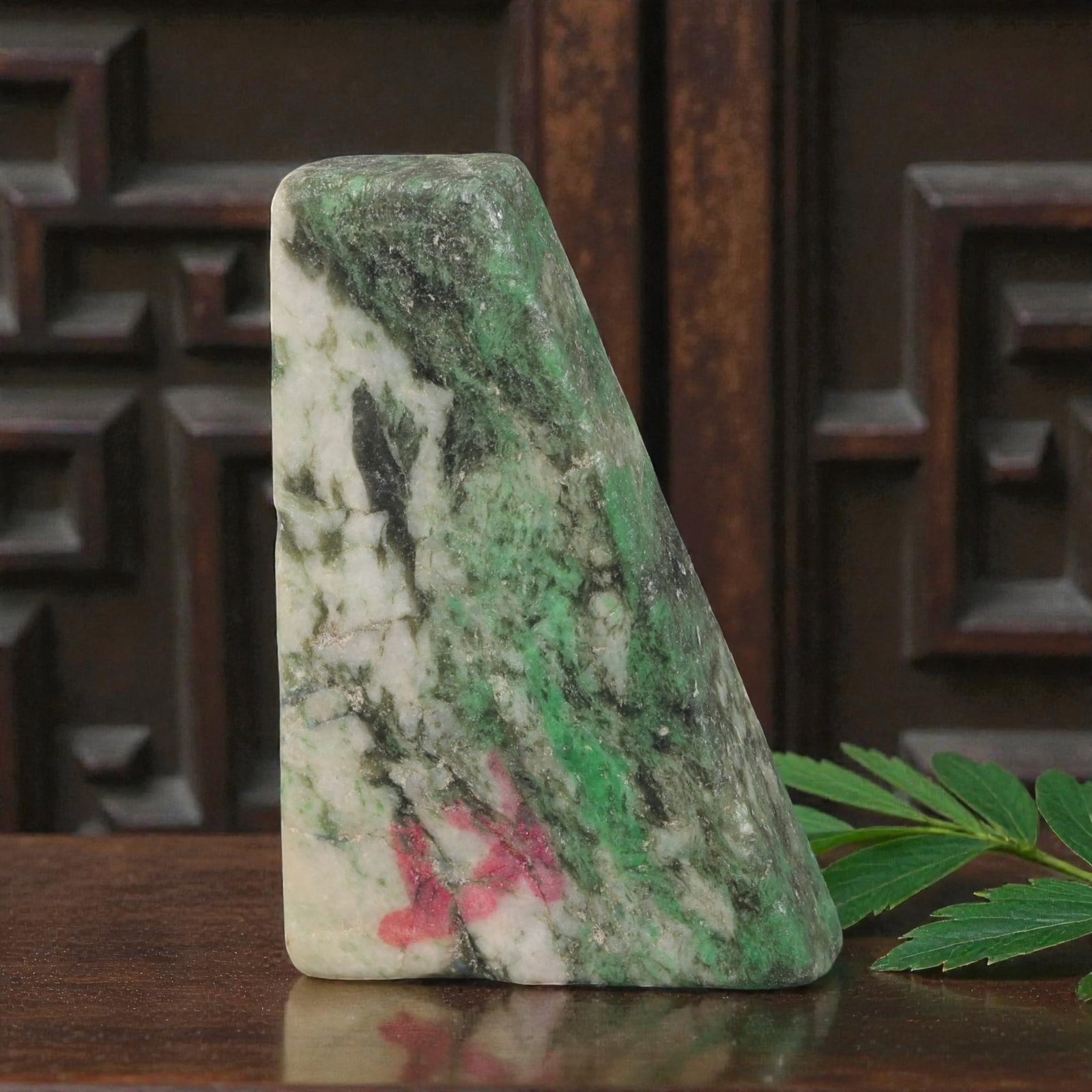 115Ct Natural Type A Burmese Jadeite Jade Sliced Rough Stone - Multi-Color Raw Material, 35EA: This is a sliced, partially processed rough stone of Type A Burmese jadeite jade, weighing 115 carats and measuring 4.3x2.8cm. The polished surface reveals a striking multi-color pattern of vivid gree