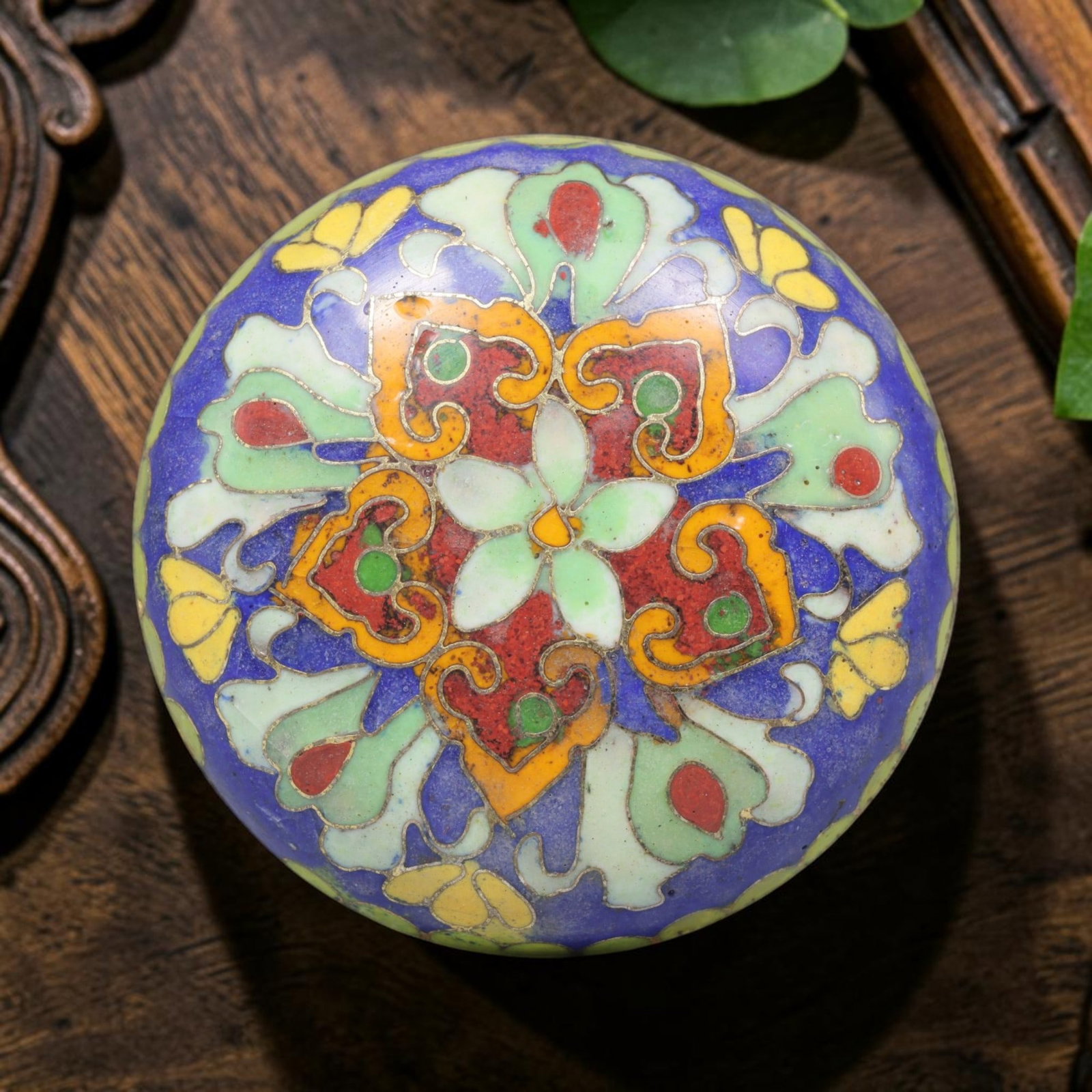 Vintage Chinese Copper Cloisonne Trinket Box - Floral Enamel Casket, 21YF: Crafted from copper base metal with fine cloisonne wire filigree and hand-fired polychrome enamel glazes, this round, shallow lidded casket showcases an intricate symmetrical floral motif on its lid, 