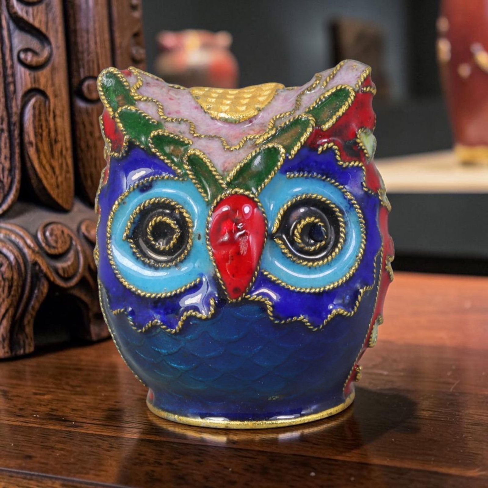 Vintage Chinese Copper Cloisonne Owl Head Figurine - Multicolor Enamel Effigy, 34AR: Forged from copper base metal with gilded cloisonne wire filigree and hand-fired polychrome enamel glazes. The compact owl head effigy features fine segmented scale wirework covering the rounded deep 
