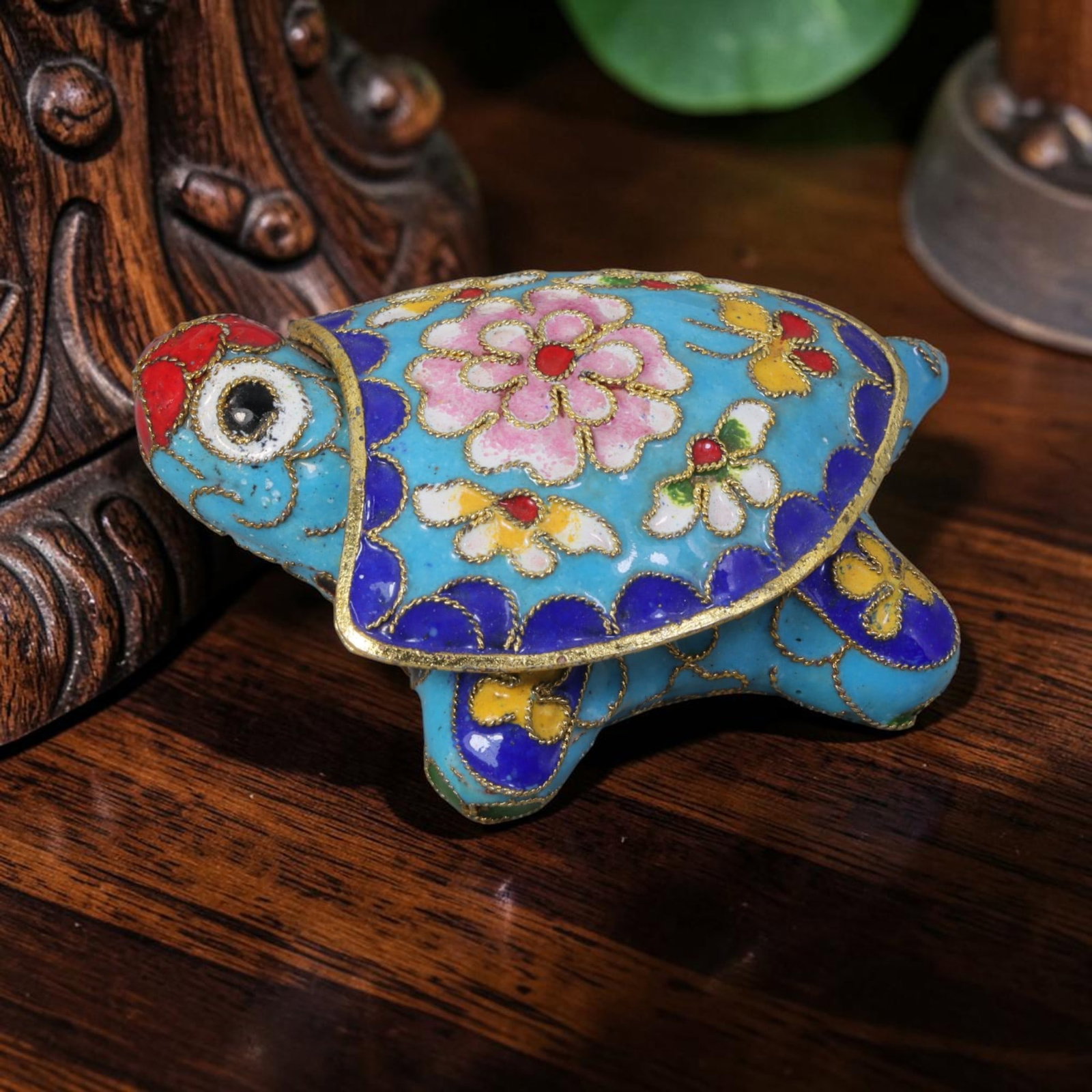 Vintage Chinese Sky Blue Cloisonne Turtle-Shaped Trinket Box, 49AR: Handcrafted copper cloisonne lidded trinket box sculpted into a charming turtle form, measuring 7cm in length and 4cm in height. In traditional Chinese culture, the turtle symbolizes longevity and goo