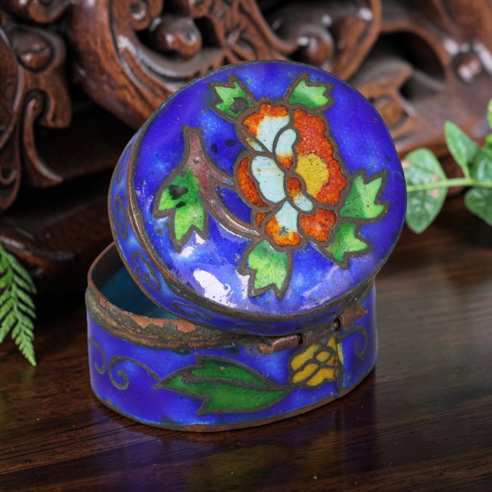 Vintage Chinese Copper Cloisonne Trinket Box - Peony Floral Enamel Casket, 28AR: Crafted from copper base metal with traditional Chinese cloisonne fine copper wire filigree and hand-fired polychrome enamel glazes. This circular hinged miniature casket features a deep cobalt blue e