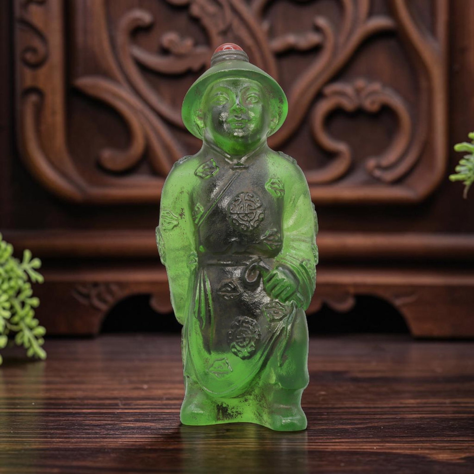 Vintage Chinese Green Liuli Snuff Bottle - Court Figure, 88YF: Crafted from translucent emerald-green liuli glass, this snuff bottle depicts a standing court figure in traditional Qing-style attire, adorned with intricately carved floral and longevity motifs acro