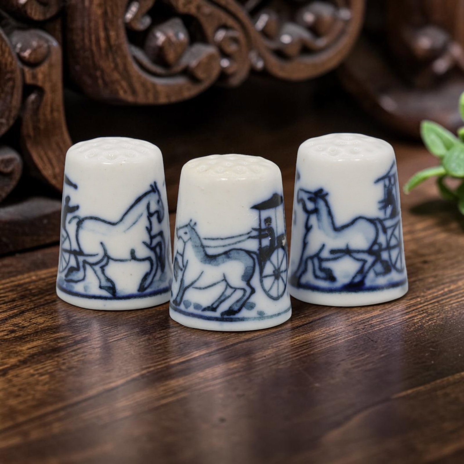 Vintage Chinese Blue & White Porcelain Thimble Set of 3 - Horse Chariot Sewing Collectibles, 32YF: Crafted from fine white porcelain with traditional blue-and-white hand-painted motifs, this charming set of three vintage thimbles features repeating ancient horse-and-chariot designs inspired by clas