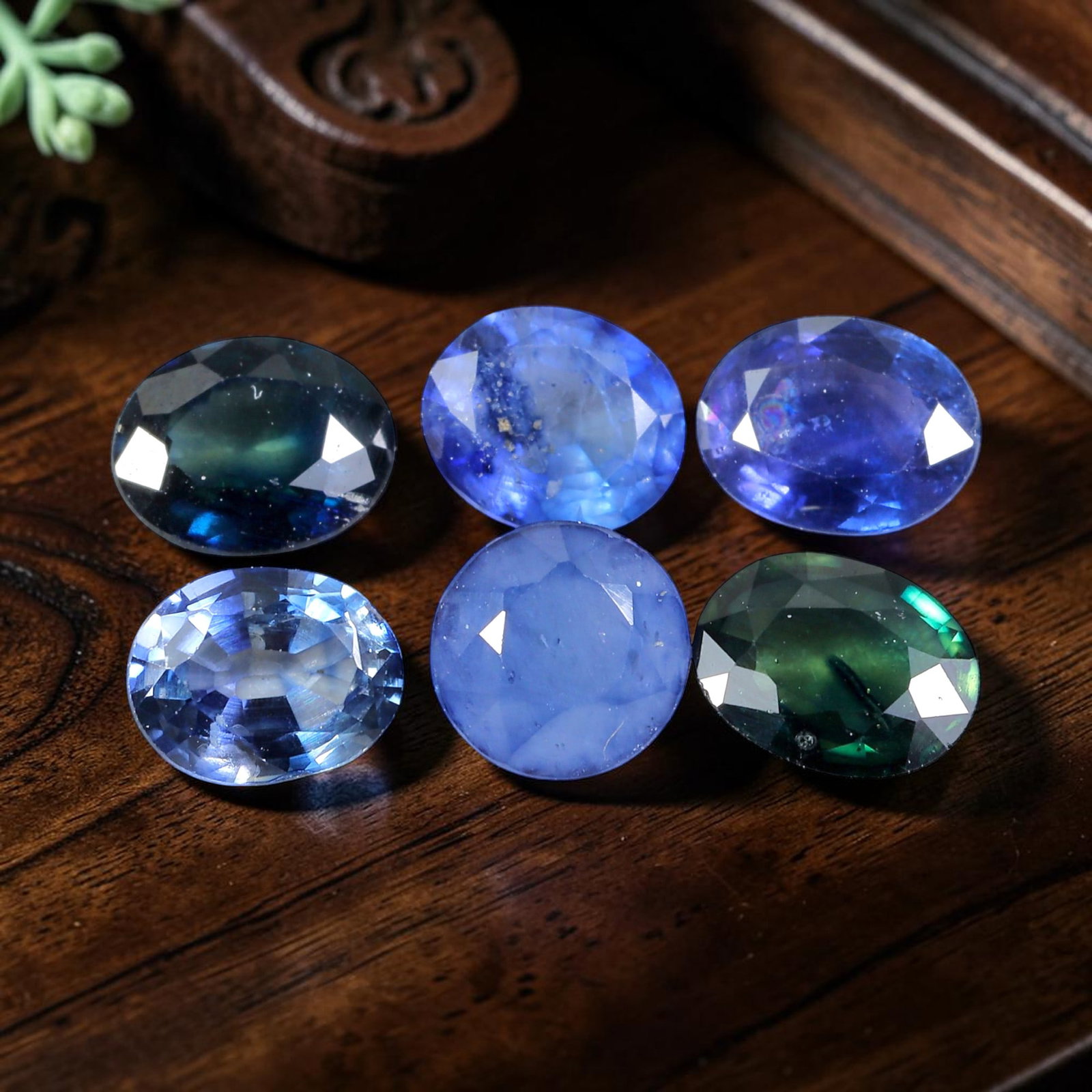 2.47 Carats Natural Blue Sapphire Oval Faceted Mixed Shade Parcel, 74WE: This assorted parcel includes six precision-cut natural oval blue sapphires featuring varied tonalities, ranging from pale sky blue, medium royal blue, deep indigo blue to striking teal-green sapphire