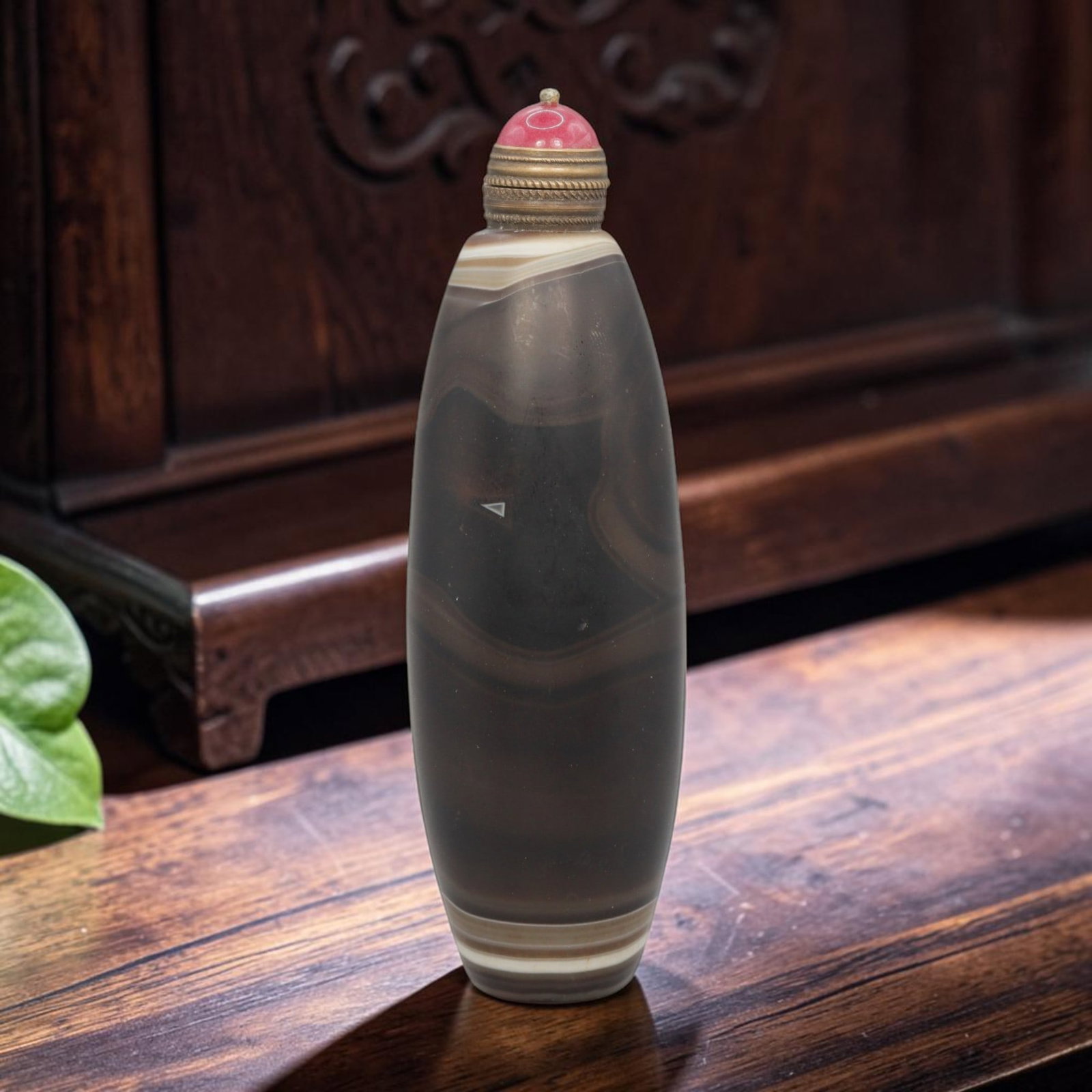 Vintage Tibetan Natural Banded Grey Agate Snuff Bottle - Smooth Elongated Silhouette Vessel, 67YF: This slender torpedo-shaped snuff bottle is hand-carved from genuine natural banded grey agate, sourced from traditional Tibetan craft regions. The stone features elegant parallel layered banding: mil