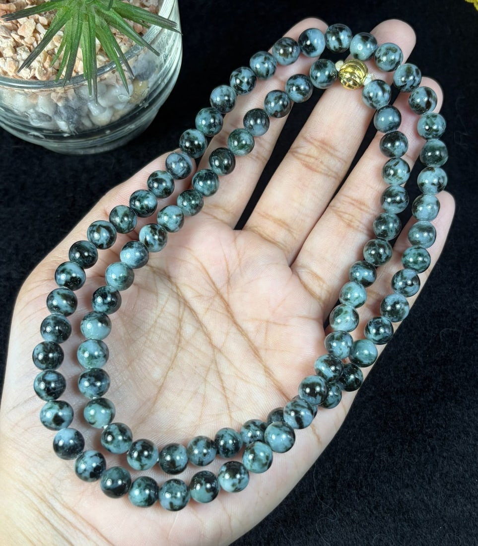 Natural Burmese Type A Ink Black Floating Jadeite Beaded Necklace, 19YM: Hand-strung natural Burmese Type A jadeite round beads featuring striking ink-black cloud-like mottling scattered over a pale blue-grey translucent base, presenting an exquisite ink-wash moss-in-snow 