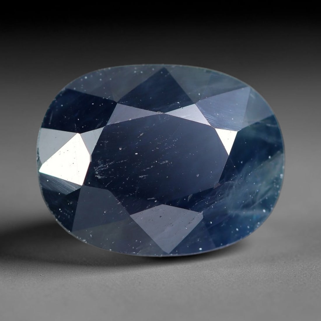 2.96 Carats Natural Deep Blue Loose Sapphire Oval Faceted Gemstone, 91XZ: Natural rich saturated blue corundum sapphire precision faceted loose gemstone, crafted with mixed brilliant facets to deliver strong light reflection and deep uniform blue color saturation. The cryst