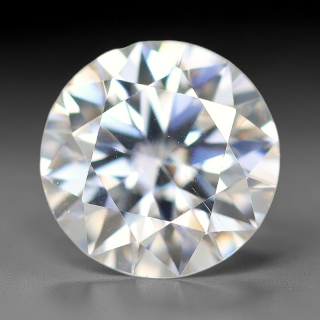 1.40 Carats Clear Moissanite Loose Gemstone, 48WP: This moissanite features dimensions of 7.5x4.4mm, a lab-created silicon carbide gemstone prized for its exceptional refractive index that generates brilliant light dispersion and consistent sparkle in