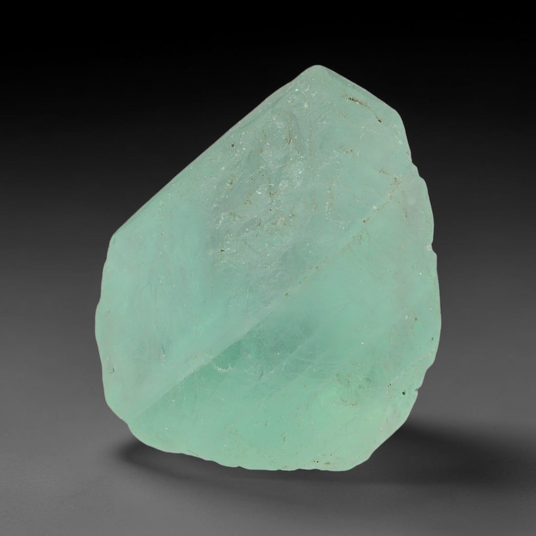 84.03 Carats Natural Fluorite Raw Rough Mineral Chunk, 89YR: This genuine natural fluorite rough forms through natural hydrothermal mineral crystallization, showcasing soft blended translucent color tones inherent to unprocessed fluorite. Fine natural mineral f