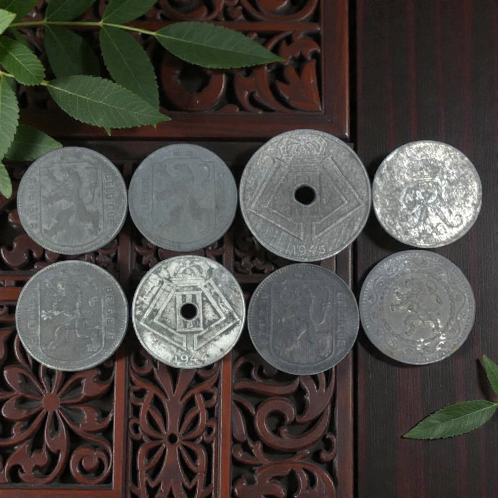 NETHERLANDS EAST INDIES / INDONESIA: 8-Piece Coins Set, 1940s-1950s, 20-26mm, 21ZJ: This 8-Piece Coins Set encapsulates the pivotal political and monetary transition of the Dutch East Indies to the Republic of Indonesia, spanning the 1940s and 1950s. Ranging from 20 to 26mm in diamet