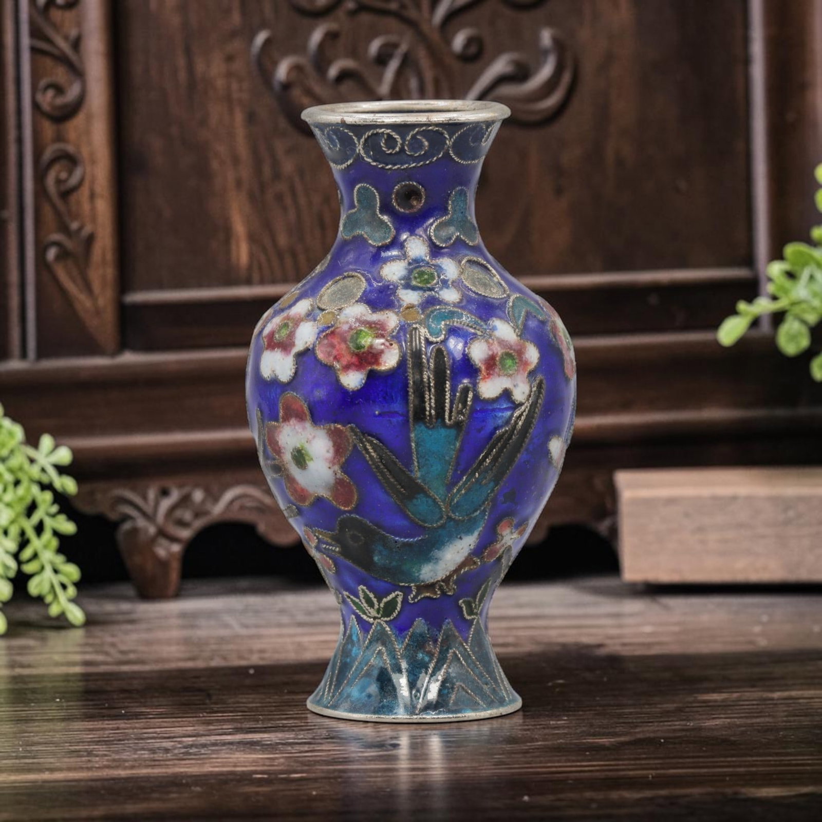 Vintage Chinese Copper Cloisonne Vase - Floral Enamel Vessel, 40YF: Crafted from copper base metal with fine cloisonne wire filigree and hand-fired polychrome enamel glazes, this compact miniature vase showcases traditional floral motifs across its exterior. A stylize