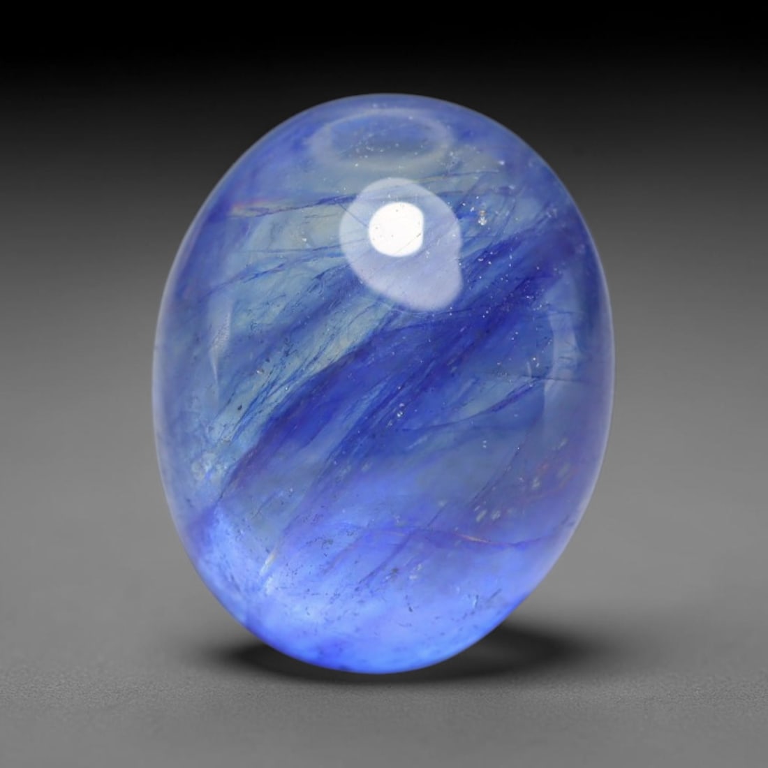 4.05 Carats Natural Madagascar Blue Sapphire Loose Gemstone, 85XY: This natural Madagascar blue sapphire has dimension measurements of 9x7x5mm, sourced from Madagascar's extensive corundum mineral deposits that consistently yield sought-after corundum specimens favor