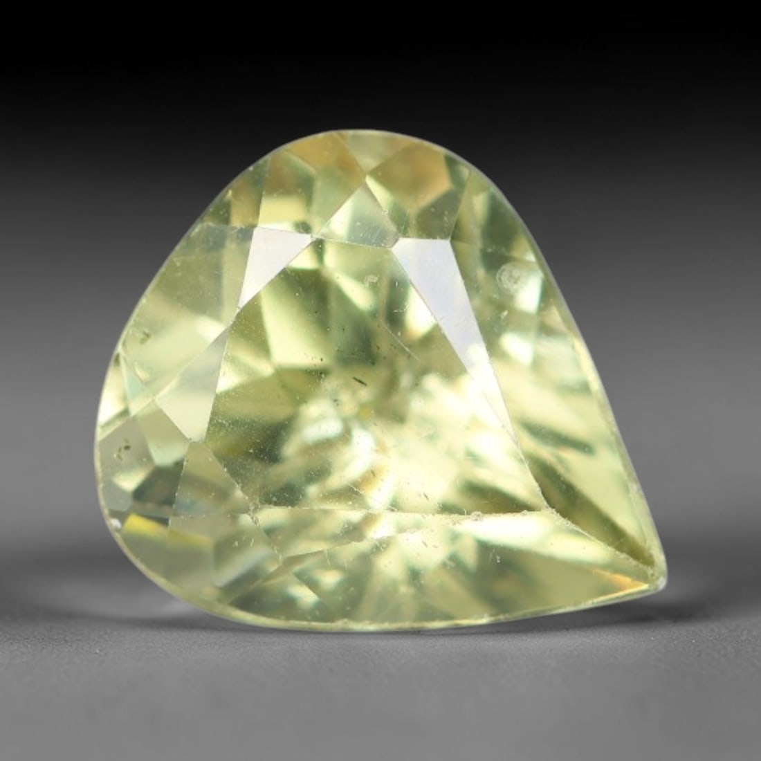 2.04 Carats Natural Pale Yellow Apatite Faceted Loose Gemstone, 51XY (1 of 1)
