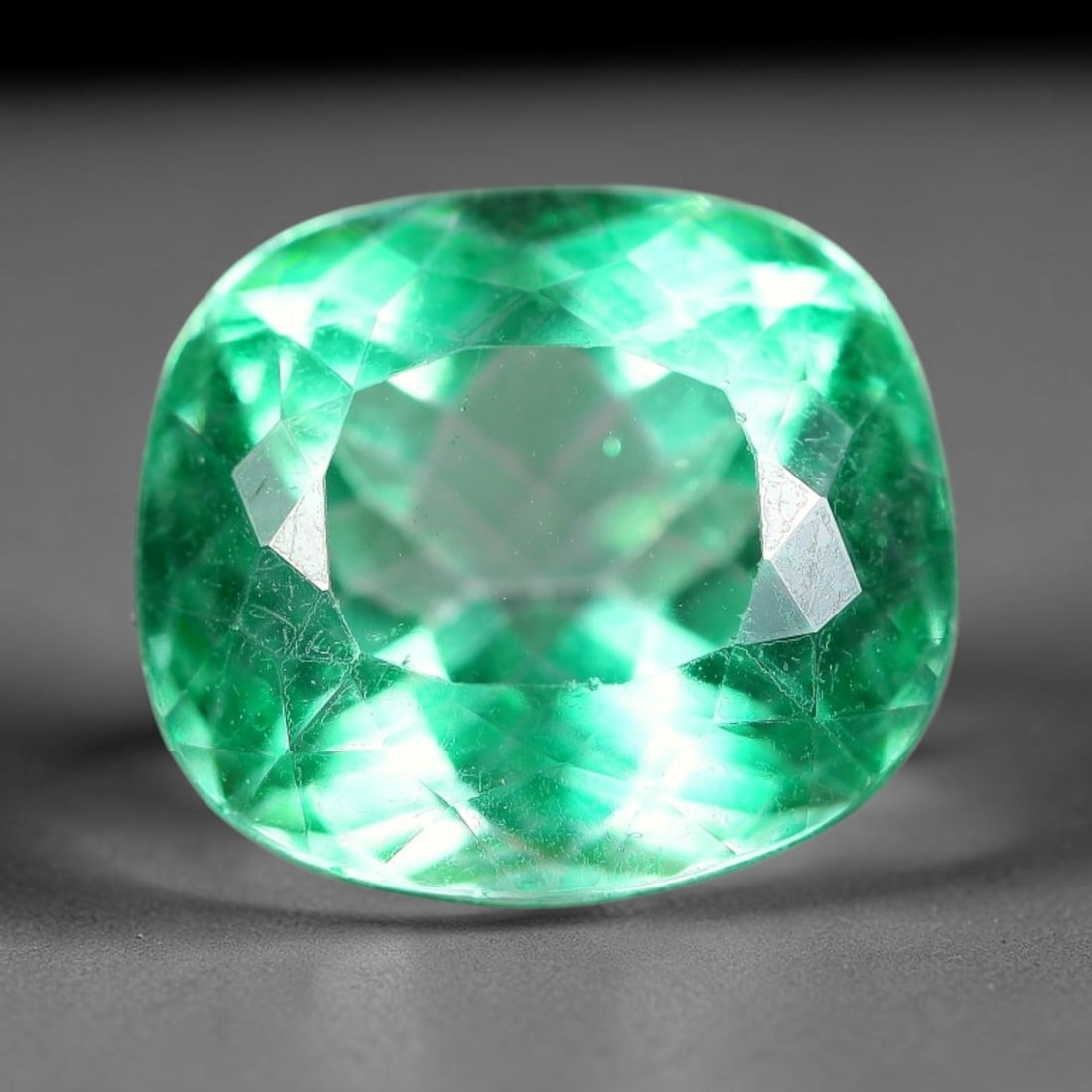 14.85 Carats Natural Brazilian Green Topaz Faceted Loose Gemstone, 74WY: This natural topaz originates from Brazilian mineral formations and undergoes professional faceted lapidary finishing with uniform high-gloss polishing across all outer crystal facets. Natural fine in