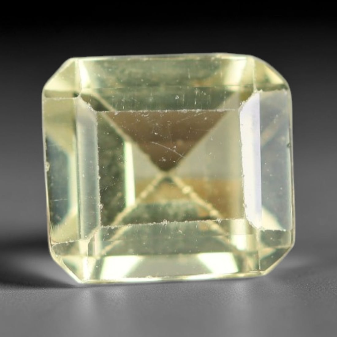 1.27 Carats Natural Pale Yellow Apatite Faceted Loose Gemstone, 43XY (1 of 1)