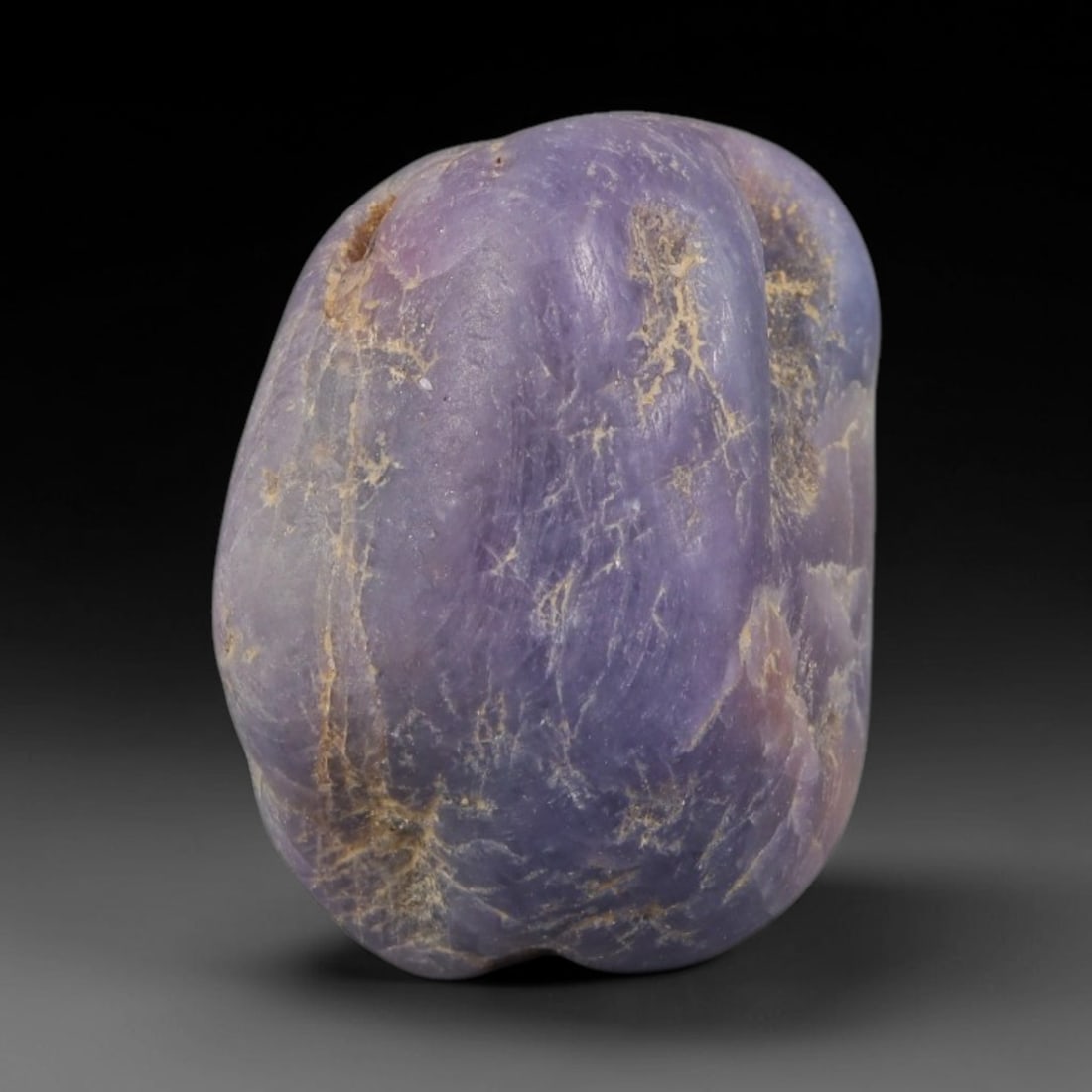 36ct Natural Unheated Sri Lankan Purplish Blue Sapphire Rough, 60YQ: This natural corundum rough is an unheated purplish blue sapphire sourced from Sri Lankan alluvial gem deposits, featuring an irregular natural native form with residual pale yellow-brown mineral matr