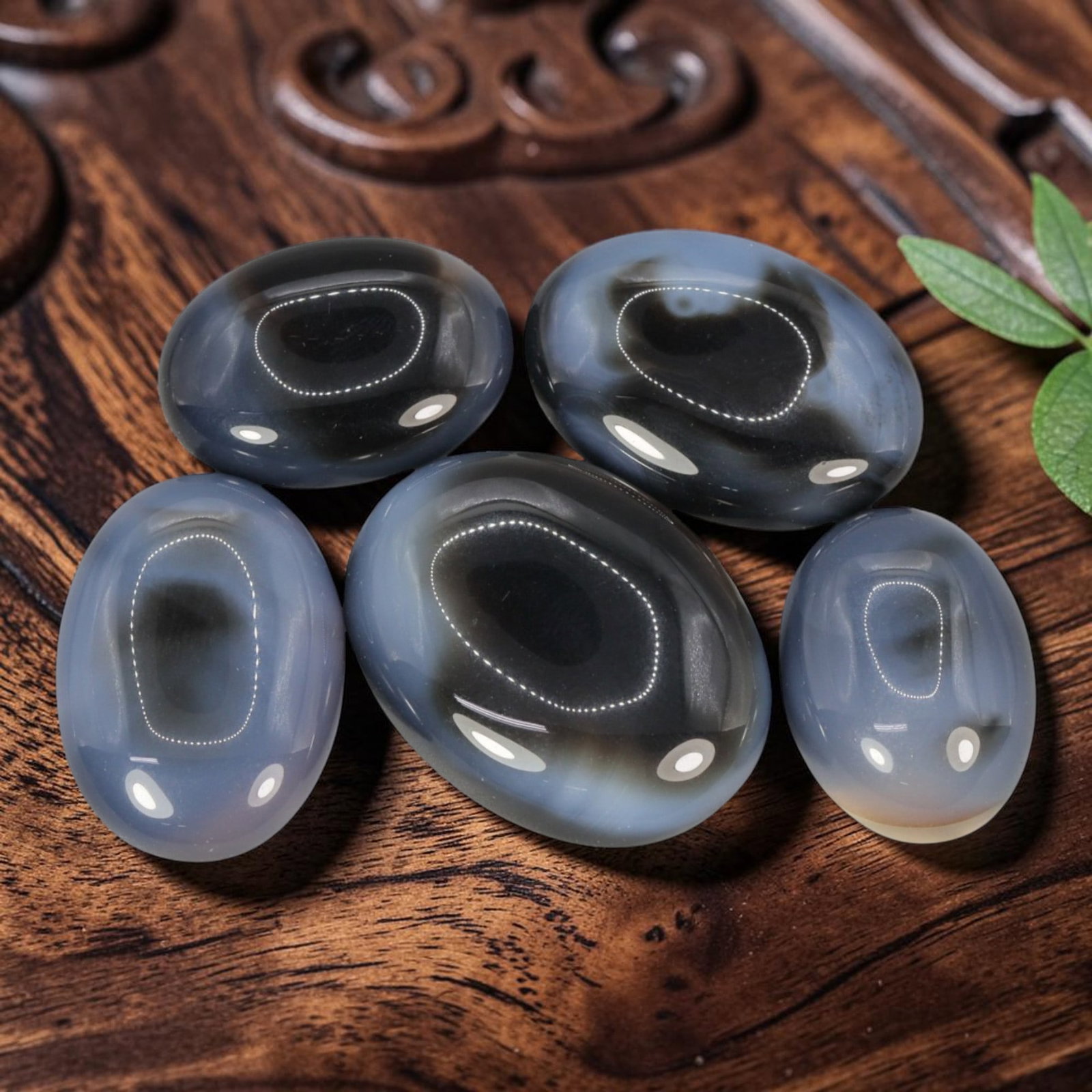 200 Carats Natural Banded Eye Onyx Oval Cabochon Lot, 67WC: I've got a real nice parcel here to show you, five smooth polished eye onyx cabochons with striking natural center eye patterning all their own. These stones have soft smoky blue-gray translucent oute