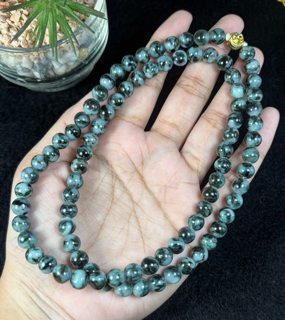 Natural Burmese Type A Ink Black Floating Jadeite Beaded Necklace, 21YM: Hand-strung natural Burmese Type A jadeite round beads featuring striking ink-black cloud-like mottling scattered over a pale blue-grey translucent base, presenting an exquisite ink-wash moss-in-snow 