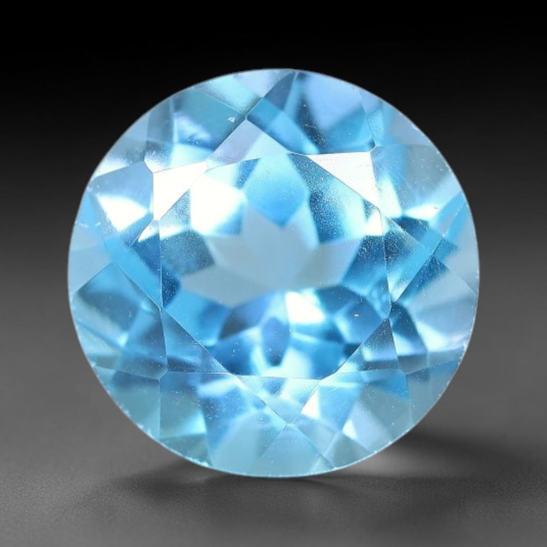 6.40 Carats Natural Brazilian Sky Blue Topaz Round Faceted Loose Gemstone, 29XY: Constructed from genuine natural topaz sourced from Brazilian mineral deposits, the raw material has been refined through professional faceted lapidary processing with consistent glossy polishing acro