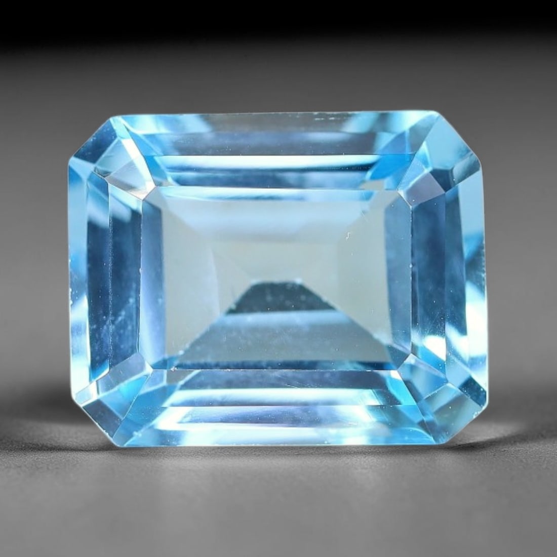 7.52 Carats Natural Brazilian Sky Blue Topaz Faceted Loose Gemstone, 24XY: Constructed from genuine natural topaz sourced from Brazilian mineral deposits, the raw material has been refined through professional faceted lapidary processing with consistent glossy polishing acro