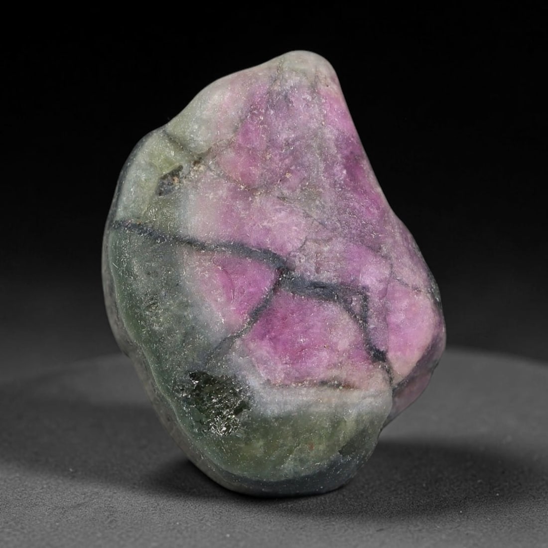 14 Carats Natural Pink Green Tourmaline Rough Specimen, 10YS: This is an untreated natural tourmaline mineral specimen formed by long-term geological activity underground, exhibiting blended pink and green color zoning throughout its crystalline composition. Nat