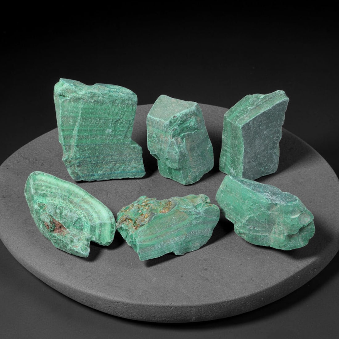 440ct Natural Malachite Rough Raw Mineral Specimen, 51YT: Formed through natural geological mineralization processes, this unpolished malachite rough displays inherent textural layering developed over prolonged underground formation cycles. The material reta