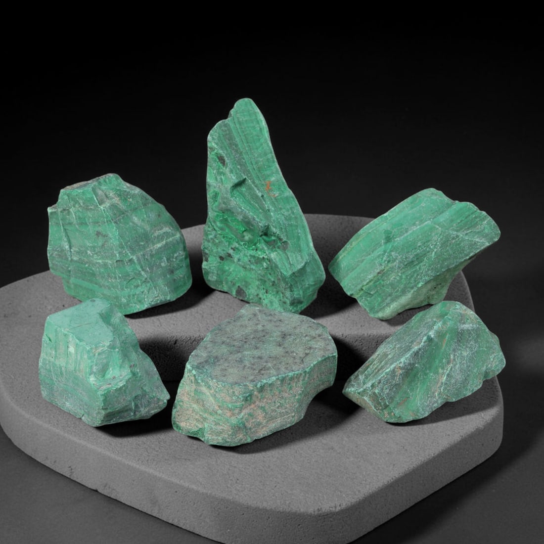 535ct Natural Malachite Rough Raw Mineral Specimen, 56YT: Formed through natural geological mineralization processes, this unpolished malachite rough displays inherent textural layering developed over prolonged underground formation cycles. The material reta