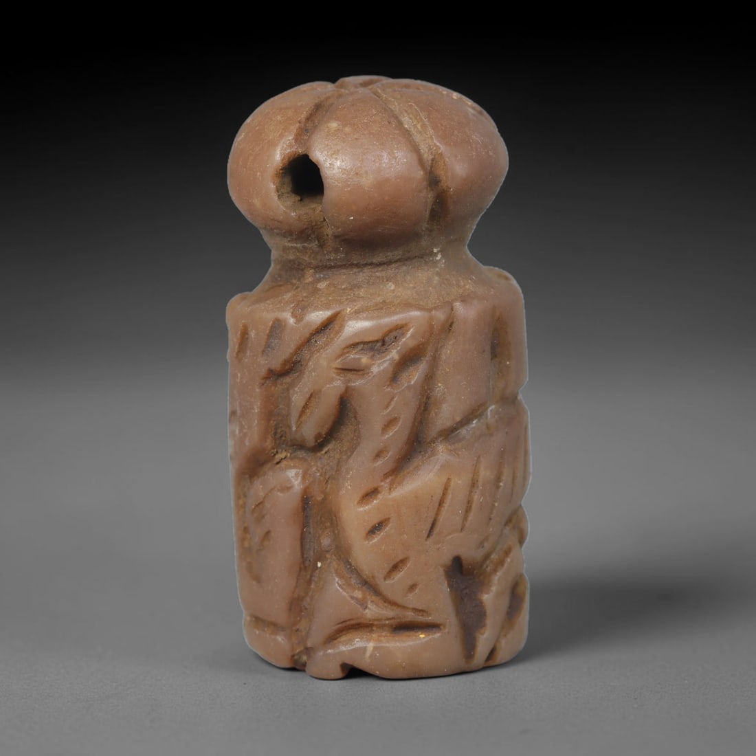 Ancient Sasanian Hand Carved Steatite Stamp Seal Talisman, 17WT: Small antique wearable stamp artifact hand hewn from natural soft steatite stone, originating from ancient Sasanian Persian cultural and administrative craft traditions. Steatite was a widely favored 