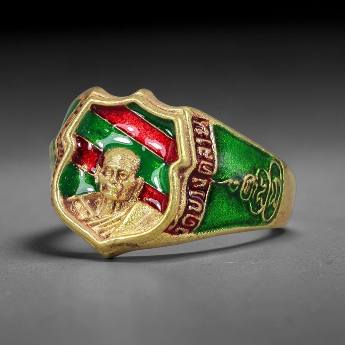 Thai Gold Tone Red & Green Enamel Luang Phor Monk Shield Amulet Ring US Size 8.5, 86YY (1 of 2)