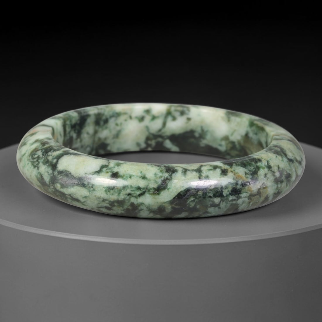 Natural Burmese Type A Moss Floating Green Jadeite Jade Bangle Bracelet, 84TD: Genuine natural Burmese Type A jadeite jade bangle, featuring rich mossy floating green marbling across a pale creamy base. Smooth polished solid band, inner dimension 50.3x11.5mm. Natural stone varia