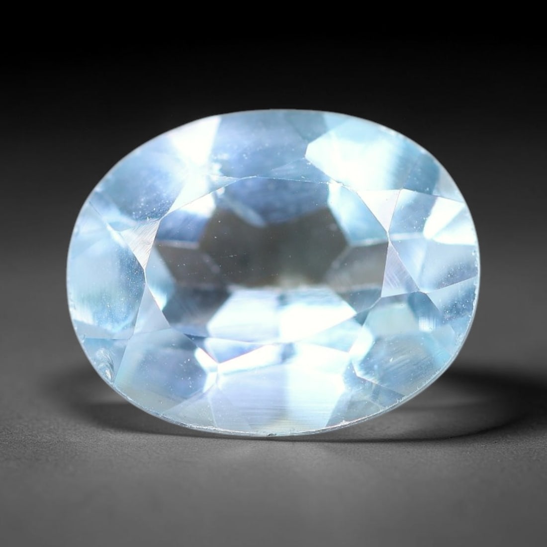 4.07 Carats Natural Brazilian Sky Blue Topaz Oval Faceted Loose Gemstone, 56TS: Constructed from genuine natural topaz sourced from Brazilian mineral deposits, the raw material has been refined through professional faceted lapidary processing with consistent glossy polishing acro