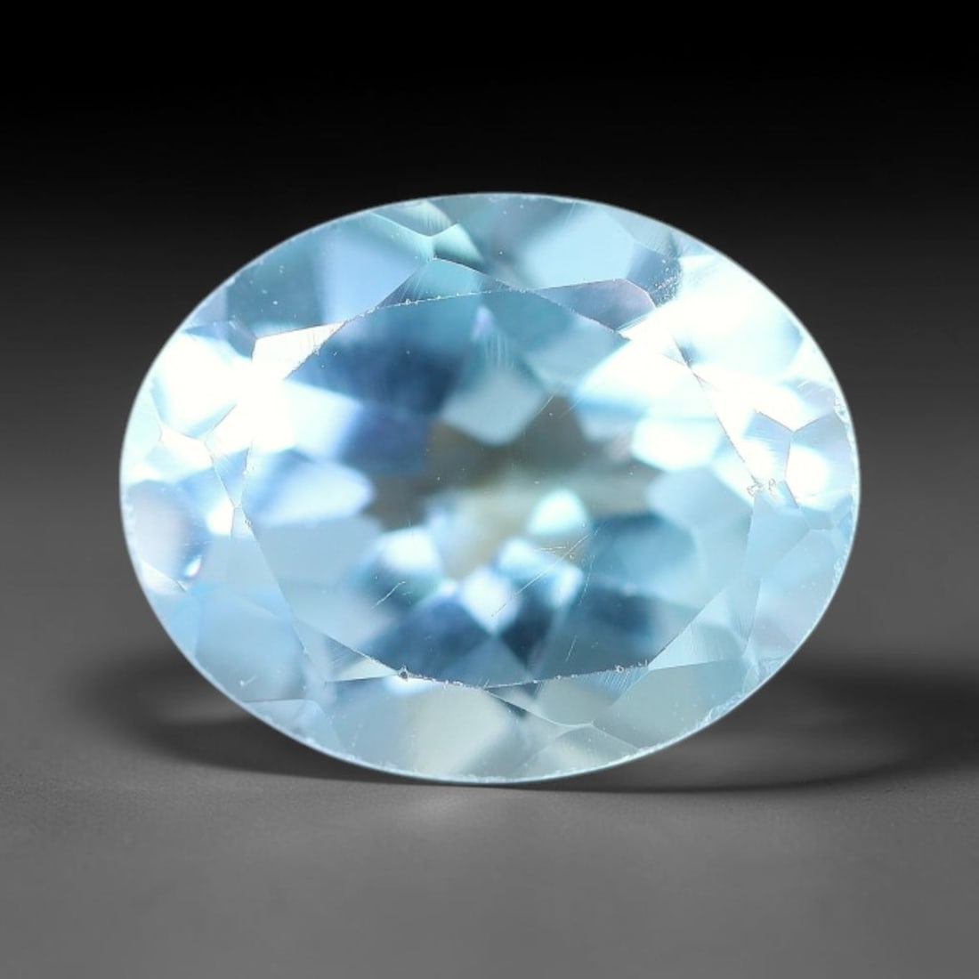 3.57 Carats Natural Brazilian Sky Blue Topaz Oval Faceted Loose Gemstone, 61TS: Constructed from genuine natural topaz sourced from Brazilian mineral deposits, the raw material has been refined through professional faceted lapidary processing with consistent glossy polishing acro