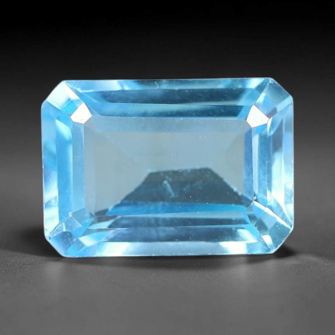 8.76 Carats Natural Brazilian Sky Blue Topaz Faceted Loose Gemstone, 35YW: Constructed from genuine natural topaz sourced from Brazilian mineral deposits, the raw material has been refined through professional faceted lapidary processing with consistent glossy polishing acro