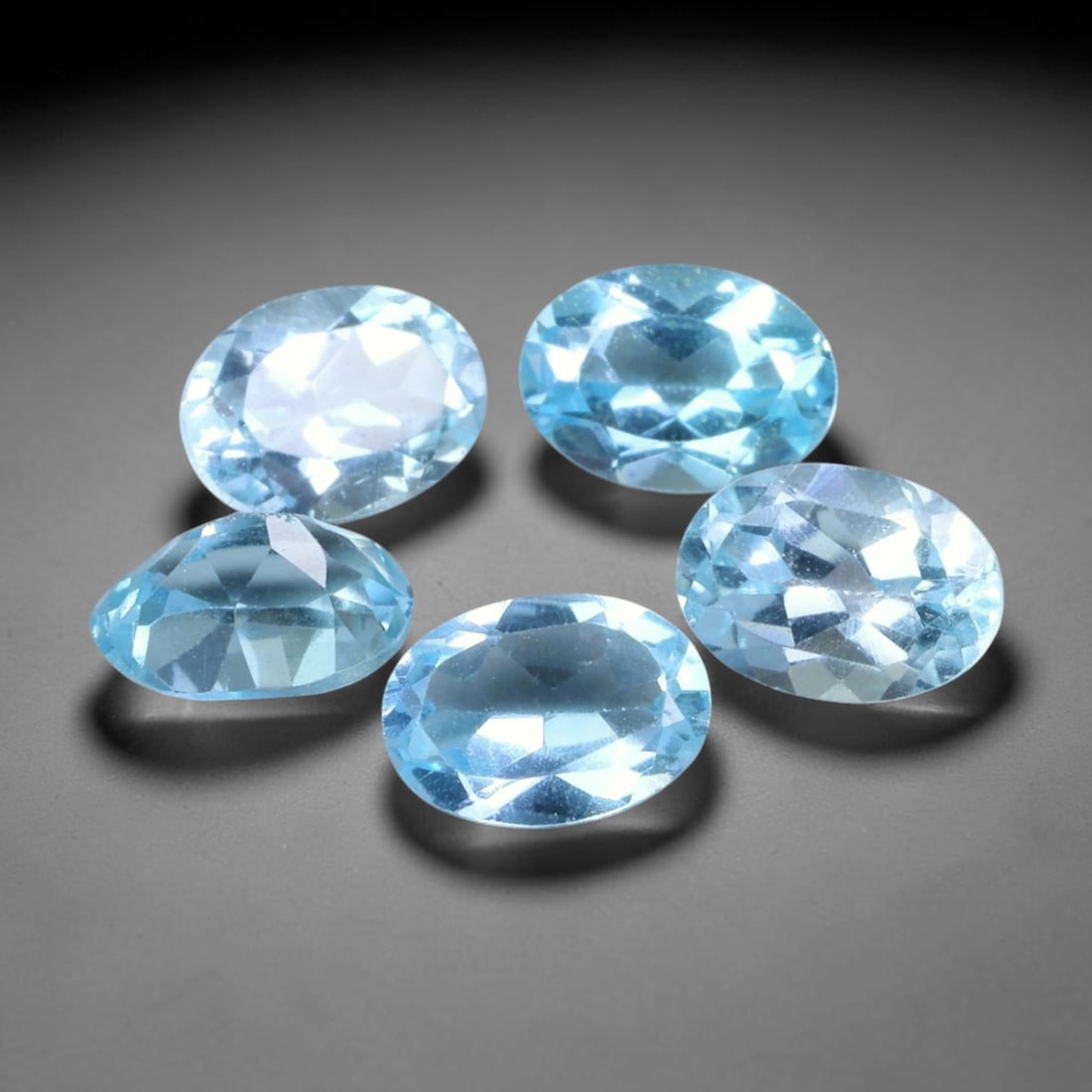 5.12 Carats Natural Brazilian Sky Blue Topaz Oval Faceted Loose Gemstone, 43TS: Constructed from genuine natural topaz sourced from Brazilian mineral deposits, the raw material has been refined through professional faceted lapidary processing with consistent glossy polishing acro