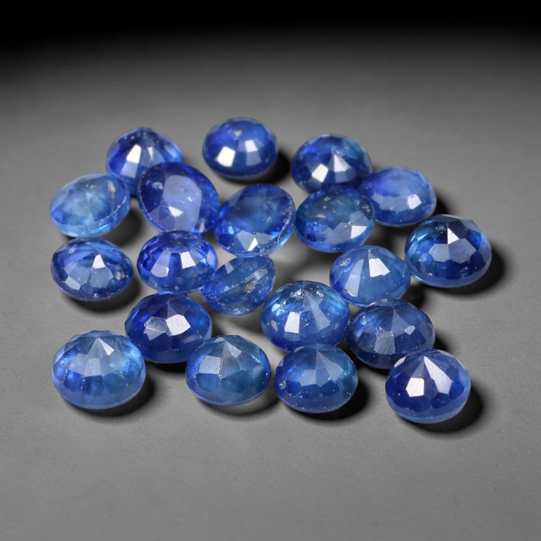 4.65ct Natural Blue Sapphire Round Cut Loose Gemstone Parcel, 13TZ: This parcel round faceted natural blue sapphires with each stone measuring 3.8x2.3mm. The gemstones show saturated deep blue colouration with natural mineral inclusions and subtle internal growth feat