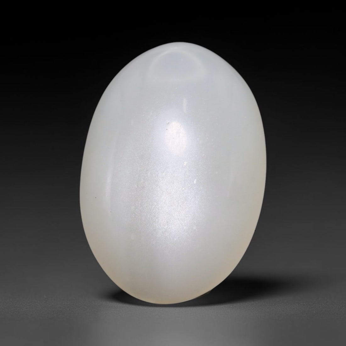 35.89 Carats Natural Ceylon White Moonstone Loose Gemstone, 61TM: This natural Ceylon white moonstone holds dimensions of 27.5x19.0x10.0mm, a well-polished natural feldspar gemstone sourced from Ceylon's renowned moonstone mineral deposits famous for distinctive lig
