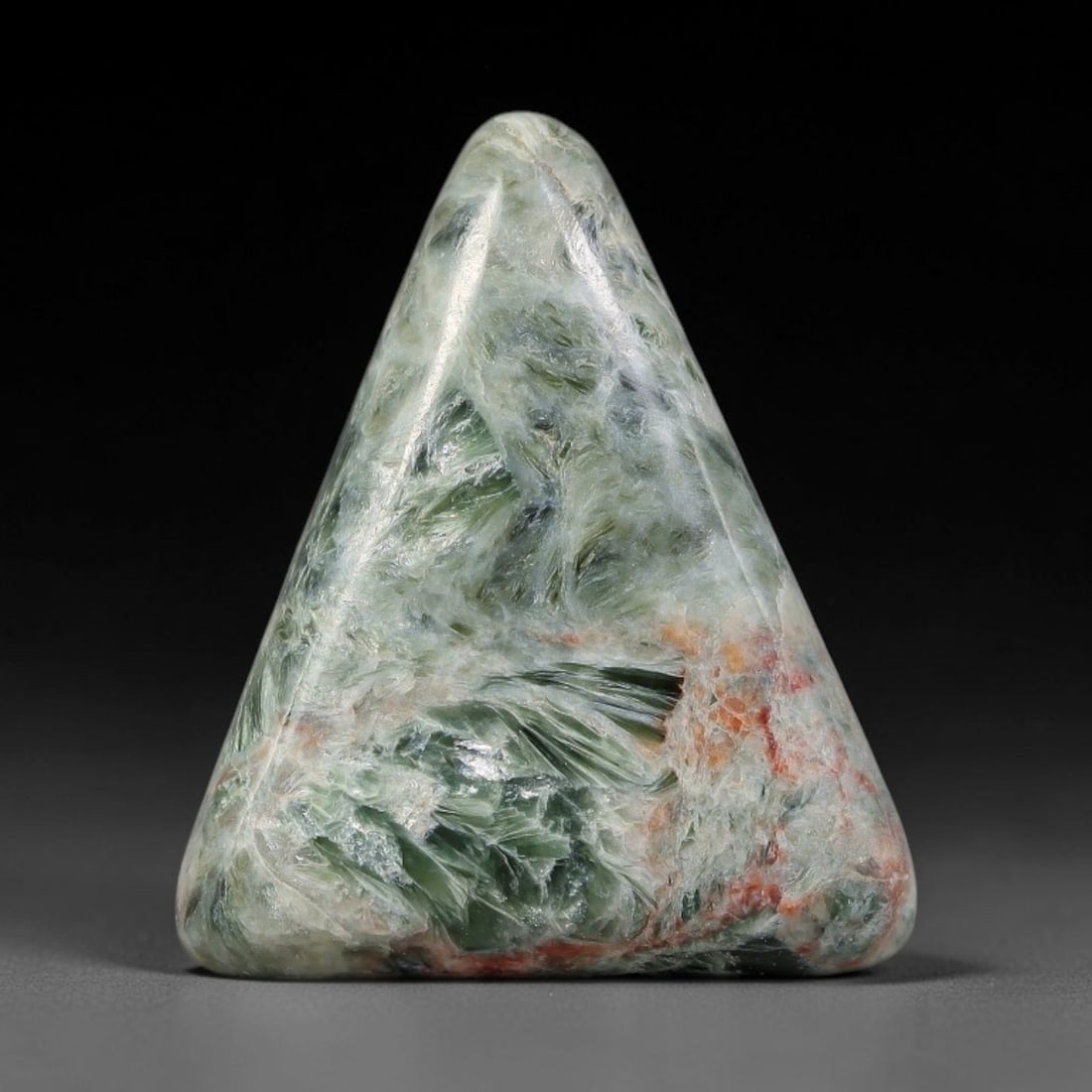 15.56 Carats Natural Deep Green Siberian Seraphinite Polished Cabochon, 54TZ: This is a fully natural polished seraphinite specimen sourced from Siberian deposits, displaying distinct feathery fibrous inclusions that create beautiful flowing chatoyant patterns across its smooth