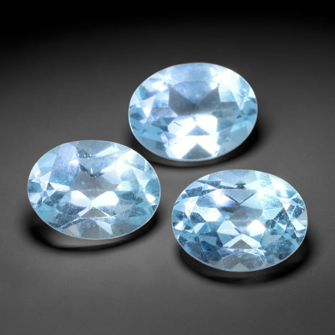 5.00 Carats Natural Brazilian Sky Blue Topaz Oval Faceted Loose Gemstone, 46TS: Constructed from genuine natural topaz sourced from Brazilian mineral deposits, the raw material has been refined through professional faceted lapidary processing with consistent glossy polishing acro