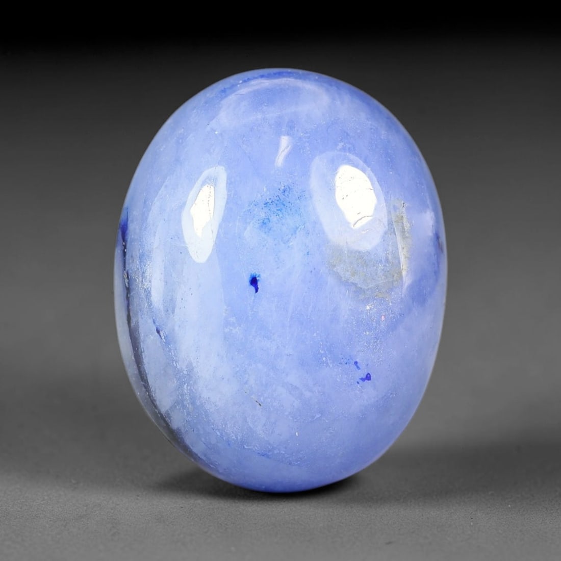 17.67 Carats Natural Madagascar Blue Sapphire Loose Gemstone, 45SA: This natural Madagascar blue sapphire has dimension measurements of 17.2x13.5x6.8mm, sourced from Madagascar's extensive corundum mineral deposits that consistently yield sought-after corundum specime