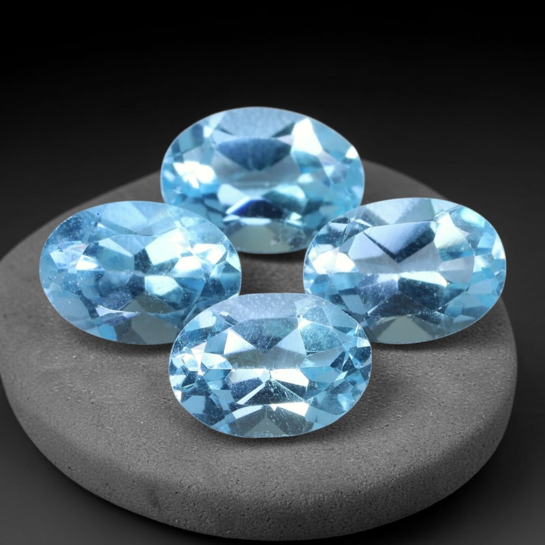 3.86 Carats Natural Brazilian Sky Blue Topaz Oval Faceted Loose Gemstone, 32TY: Constructed from genuine natural topaz sourced from Brazilian mineral deposits, the raw material has been refined through professional faceted lapidary processing with consistent glossy polishing acro
