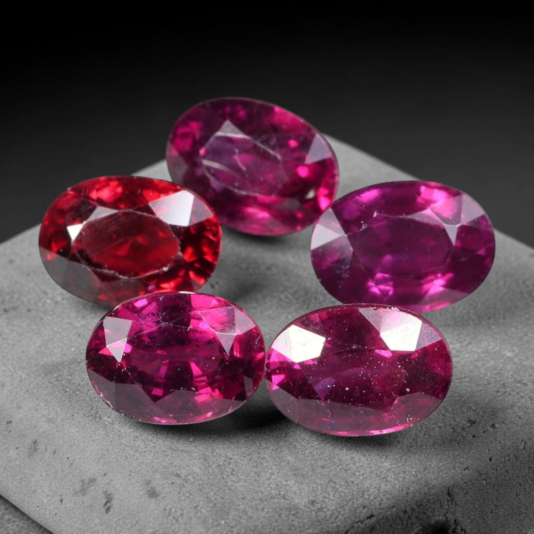 6.69ct Natural Almandine Garnet Oval Cut Loose Gemstone, 28TY: Natural almandine garnet oval faceted loose gemstone, measuring 7.0x5.1x4.1mm. Rich deep red hue with bright faceting for great sparkle. Ideal for custom ring and pendant settings, perfect for gem col