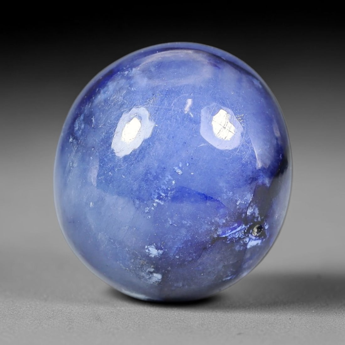 18.43 Carats Natural Madagascar Blue Sapphire Loose Gemstone, 52SA: This natural Madagascar blue sapphire has dimension measurements of 15.0x13.8x8.3mm, sourced from Madagascar's extensive corundum mineral deposits that consistently yield sought-after corundum specime