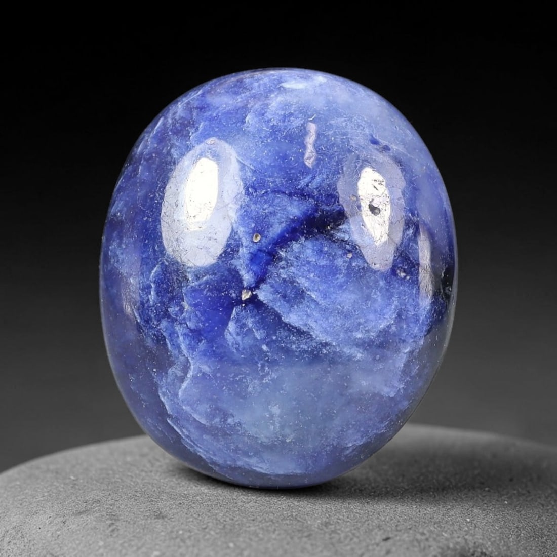 10.45 Carats Natural Madagascar Blue Sapphire Loose Gemstone, 40SA: This natural Madagascar blue sapphire has dimension measurements of 15.1x12.9x5.0mm, sourced from Madagascar's extensive corundum mineral deposits that consistently yield sought-after corundum specime