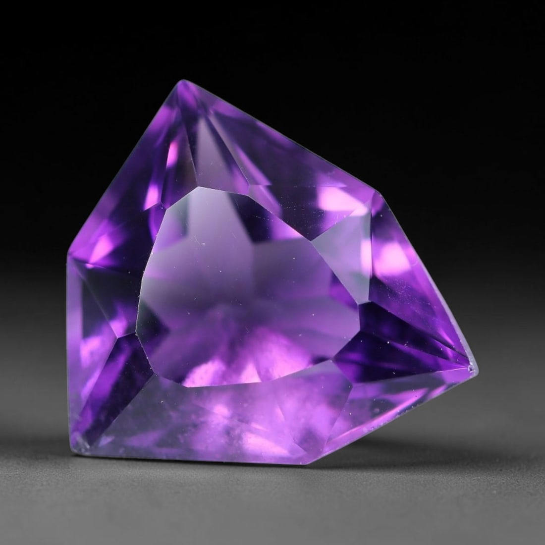 7.57ct Natural Amethyst Fancy Cut Loose Gemstone, 94TY: Natural amethyst fancy faceted loose gemstone, measuring 14.6x13.2x8.4mm. Rich deep purple colour with brilliant faceting for exceptional sparkle. Perfect for custom ring and pendant designs, great fo